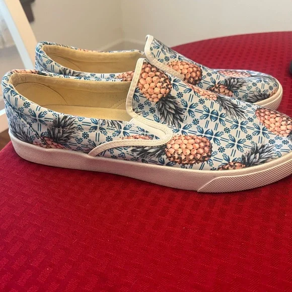 Bucket Feet Floral Slip-On Shoes - Picture 3 of 5